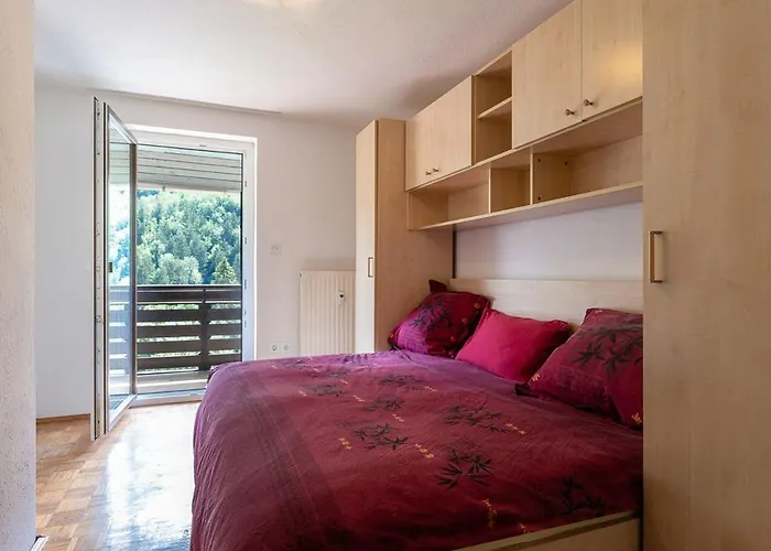 Iglica - First Floor Tatil Evi *